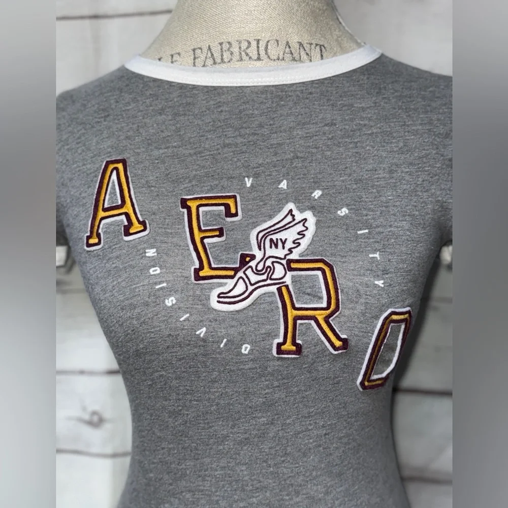 Aeropostale Gray Short Sleeve Tee with White Trim - Picture 2 of 3